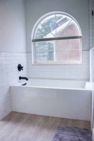 Franklin Tennessee Bathroom Remodel white tub