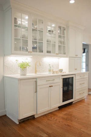 Brentwood Tennessee Kitchen Remodel White Cabinets Quartz Countertop Wood Floors Gold Hardware